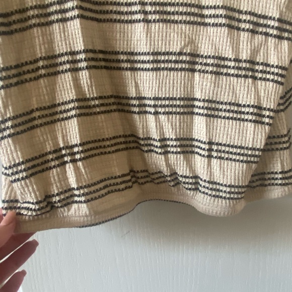 LA CHATEAU - Oversized Cowl Neck, Short Sleeve Stripped Shirt - Picture 4 of 9